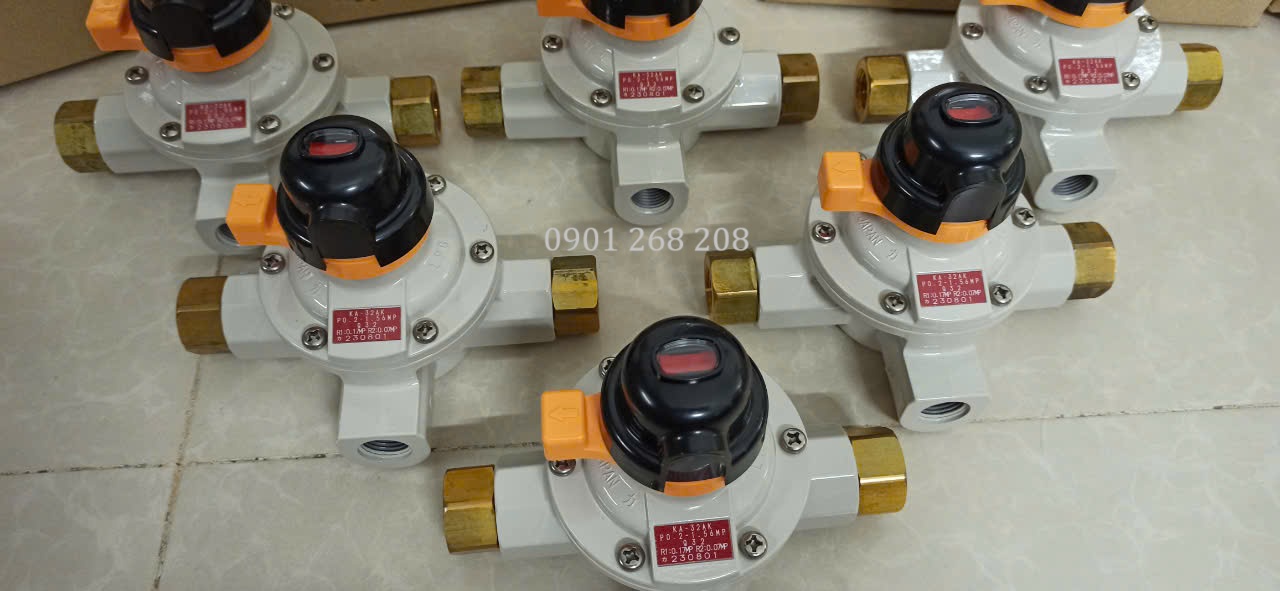 Automatic change over regulator KA-32AK Katsura